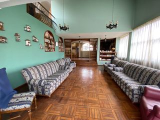 Foto 3 de Hermosa Propiedad de venta en Santa Barbara de Chillogallo
