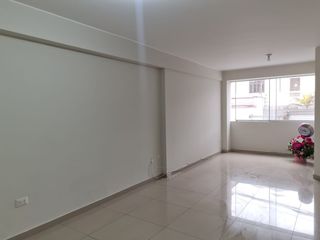 Foto 2 de Venta De Departamento En Santa Beatriz-Lima