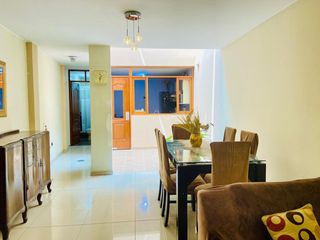 Foto 6 de Vendo Casa de 3 Pisos en Comas