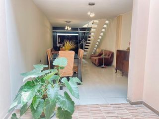 Foto 9 de Vendo Casa de 3 Pisos en Comas