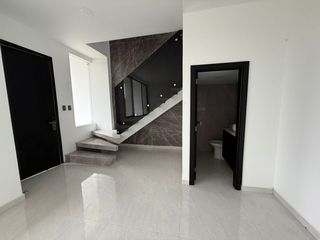 Foto 5 de VENTA DE CASA URB. TERRANOSTRA POR LA VIA QUITO