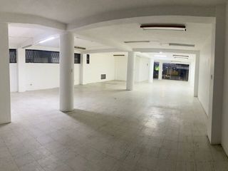 Foto 2 de LOCAL 200m2