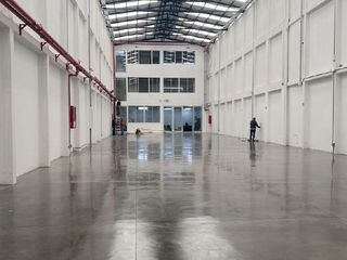 Foto 1 de Excelente bodega ubicada en Toberín