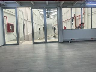 Foto 2 de Excelente bodega ubicada en Toberín