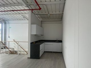 Foto 8 de Excelente bodega ubicada en Toberín