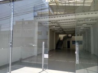 Foto 4 de Espectacular bodega o local comercial ubicad en Toberín