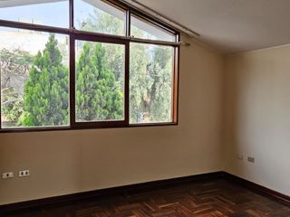 Foto 7 de Surco Urb. La Castellana, casa en alquiler frente a parque