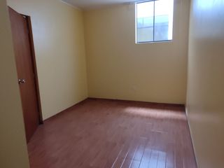 Foto 15 de Venta De Amplia Casa En El Distrito De Ate, frente a parque, 2 Pisos, Azotea Y Base Para 5 Pisos - Precio Negociable.