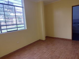 Foto 17 de Venta De Amplia Casa En El Distrito De Ate, frente a parque, 2 Pisos, Azotea Y Base Para 5 Pisos - Precio Negociable.