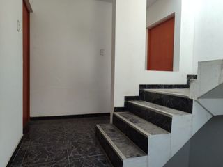Foto 19 de Venta De Amplia Casa En El Distrito De Ate, frente a parque, 2 Pisos, Azotea Y Base Para 5 Pisos - Precio Negociable.