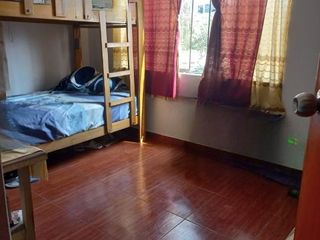 Foto 25 de Venta De Amplia Casa En El Distrito De Ate, frente a parque, 2 Pisos, Azotea Y Base Para 5 Pisos - Precio Negociable.