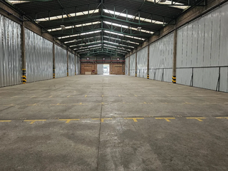 Foto 4 de Excelente bodega dentro de Parque Industrial en Madrid