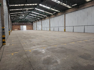 Foto 5 de Excelente bodega dentro de Parque Industrial en Madrid