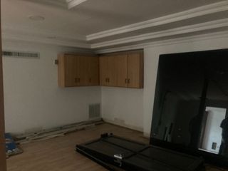 Foto 5 de Alquilo oficina/bodega comercial en La Bahia Edificio Comercial El Dorado, centro de Guayaquil.