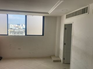 Foto 16 de Alquilo oficina/bodega comercial en La Bahia Edificio Comercial El Dorado, centro de Guayaquil.