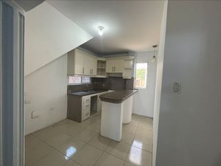 Foto 5 de SE ARRIENDA  DEPARTAMENTO por el ECU 911