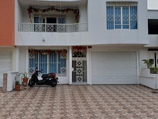 Foto 2 de A LA VENTA - Casa UNIFAMILIAR - Villa Campestre 🏡