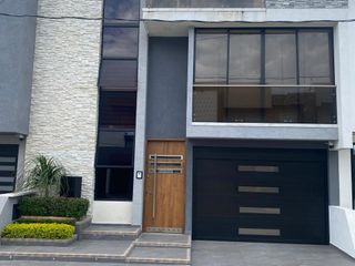 Foto 2 de CASA UNIFAMILIAR EN EL ALBERGUE 🏡