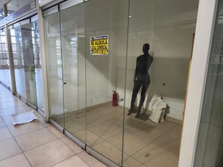 Foto 9 de ¡Tu Negocio, Taller o Almacén en el Corazón de Gamarra/Centro Comercial Gama Moda! Precio Negociable 💰