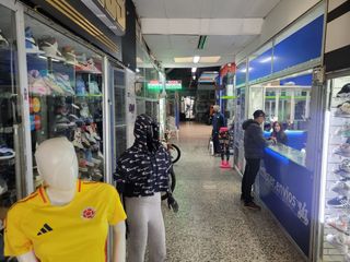 Foto 1 de Excelente bodega en arriendo ubicada en zona comercial de Puente Aranda