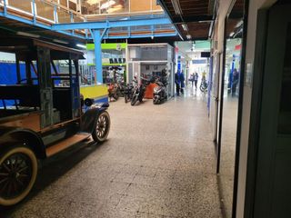Foto 3 de Excelente bodega en arriendo ubicada en zona comercial de Puente Aranda