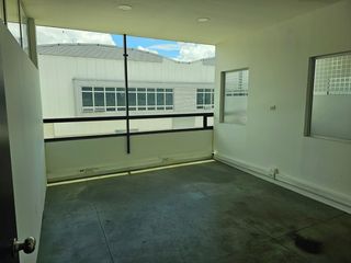 Foto 24 de Excelente bodega en arriendo ubicada en Siberia