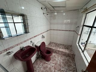 Foto 7 de Casa de venta con local comercial sector Carapungo en Quito Ecuador de oportunidad, Amplia, Independiente ...