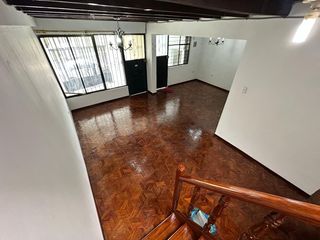 Foto 4 de Casa de venta con local comercial sector Carapungo en Quito Ecuador de oportunidad, Amplia, Independiente ...