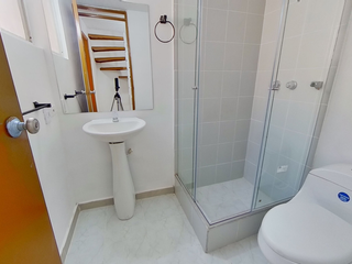 Foto 16 de AGRADABLE  APARTAMENTO EN VENTA GRAN GRANADA