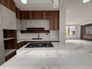 Foto 4 de VENTA DE CASA EN URB. PRIVADA POR LA VÍA QUITO