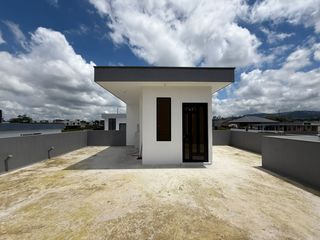 Foto 11 de VENTA DE CASA EN URB. PRIVADA POR LA VÍA QUITO