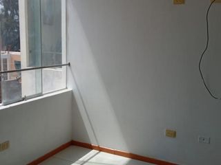 Foto 9 de Vendo lindo departamento en cerro juli cerca a  la fia con cochera 3 dormitorios 2 baños sala comedor amplia