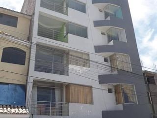 Foto 1 de Vendo lindo departamento en cerro juli cerca a  la fia con cochera 3 dormitorios 2 baños sala comedor amplia