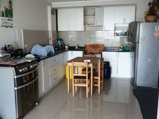 Foto 6 de Vendo lindo departamento en cerro juli cerca a  la fia con cochera 3 dormitorios 2 baños sala comedor amplia