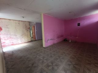 Foto 3 de Local Comercial En Alquiler En Esquina Y Con Mucha Afluencia
