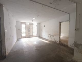 Foto 7 de Local Comercial En Alquiler En Esquina Y Con Mucha Afluencia
