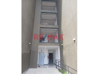 Foto 5 de Departamento En Alquiler De Estreno En Primer Piso Con Cochera En Las Palmeras Centenario // ID: 1129620