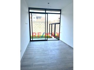 Foto 6 de Departamento En Alquiler De Estreno En Primer Piso Con Cochera En Las Palmeras Centenario // ID: 1129620