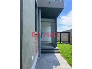 Foto 19 de Departamento En Alquiler De Estreno En Primer Piso Con Cochera En Las Palmeras Centenario // ID: 1129620