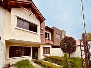 Foto 1 de Casa de venta 5 dormitorios en Cuenca Ecuador