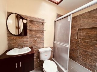 Foto 6 de Casa de venta 5 dormitorios en Cuenca Ecuador