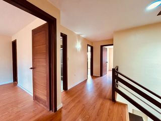 Foto 7 de Casa de venta 5 dormitorios en Cuenca Ecuador