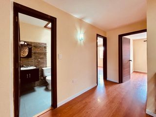 Foto 14 de Casa de venta 5 dormitorios en Cuenca Ecuador