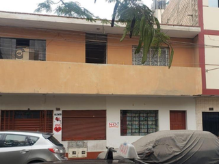 Foto 1 de Venta de Casa Como Terreno en Cercado de Lima