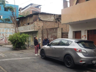 Foto 2 de Venta de Casa Como Terreno en Cercado de Lima