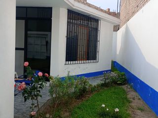 Foto 2 de SE VENDE LINDA CASA FRENTE AL MAR DE SANTA ROSA