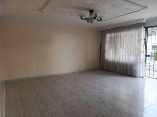 Foto 2 de Se Vende-Permuta Casa Diamante II