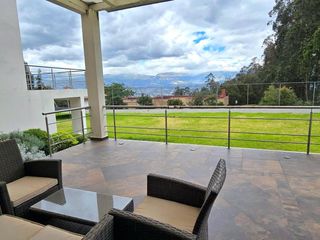 Foto 10 de Casa en alquiler 4 Dormitorios Sector Rancho San Francisco Cumbayá Quito - Ecuador