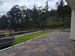 Foto 12 de Casa en alquiler 4 Dormitorios Sector Rancho San Francisco Cumbayá Quito - Ecuador