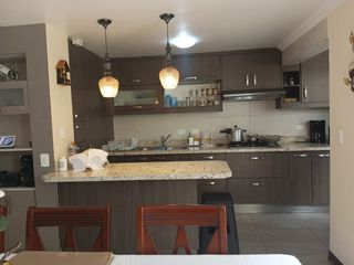 Foto 1 de En Venta Casa Jardines de Carcelén, frente a Yambal
